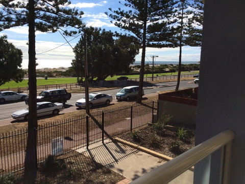 Adelaide - Semaphore Beach Front - Perths Hotel 27