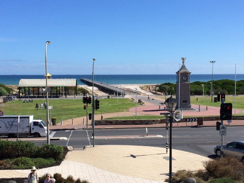 Adelaide - Semaphore Beach Front - Perths Hotel 25