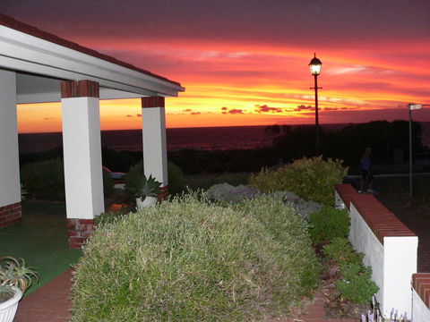 Brighton Beach House - Perths Hotel 2