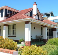 Brighton Beach House - Perths Hotel