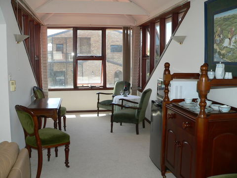 Brighton Beach House - Perths Hotel 3