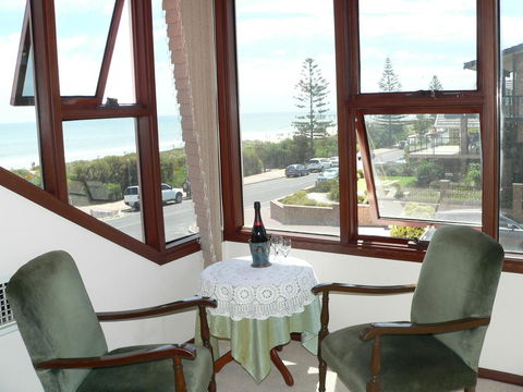 Brighton Beach House - Perths Hotel 4