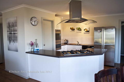 Admirals Inn - Perths Hotel 0