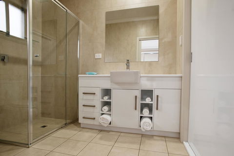 Renmark Holiday Apartments - Perths Hotel 6
