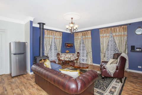 Hahndorf House B&B - Perths Hotel 4