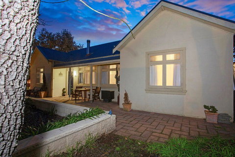 Hahndorf House B&B - Perths Hotel 32