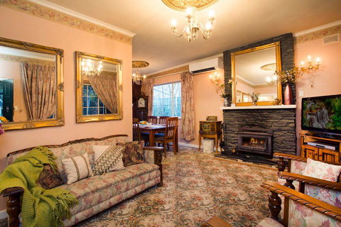 Hahndorf House B&B - Perths Hotel 16