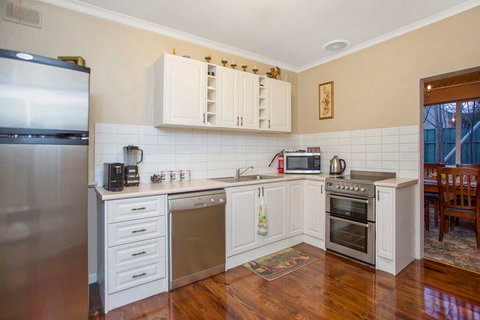 Hahndorf House B&B - Perths Hotel 22