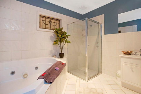 Hahndorf House B&B - Perths Hotel 20