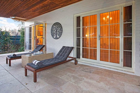 Hahndorf House B&B - Perths Hotel 15