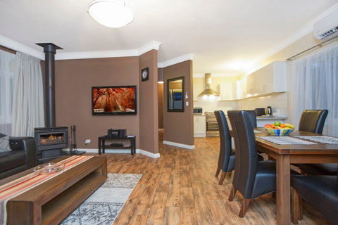 Hahndorf House B&B - Perths Hotel 27