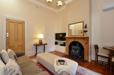 Trafalgar Premium Vintage Suites - Perths Hotel 3