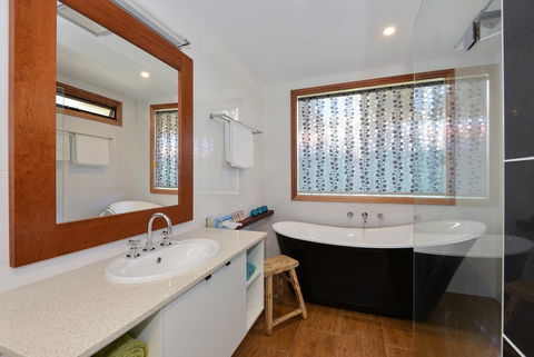 Trafalgar Premium Vintage Suites - Perths Hotel 5