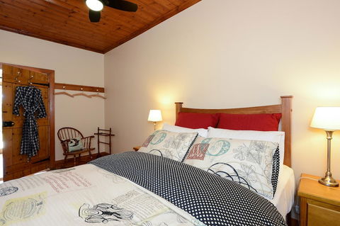 Trafalgar Premium Vintage Suites - Perths Hotel 23