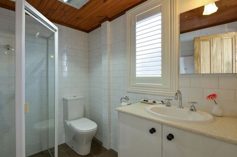 Trafalgar Premium Vintage Suites - Perths Hotel 16