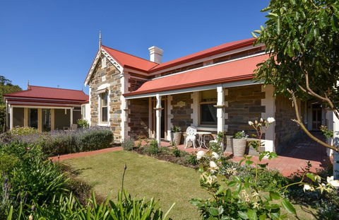 Trafalgar Premium Vintage Suites - Perths Hotel 0