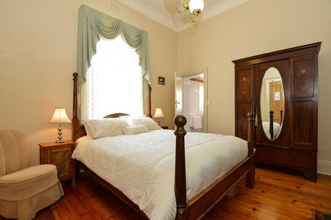 Trafalgar Premium Vintage Suites - Perths Hotel 6