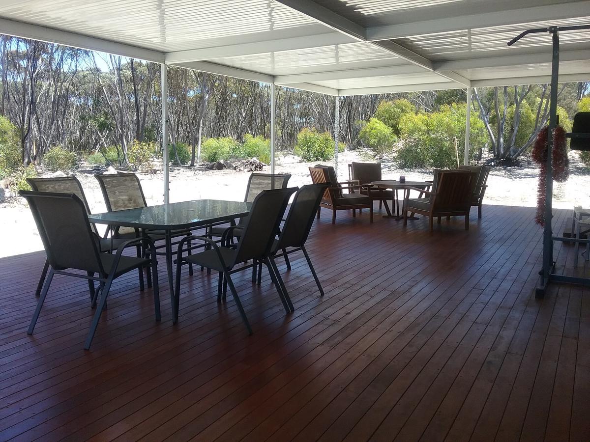 Dudley West SA Perths Hotel