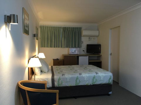 Ten Dollar Town Motel - Perths Hotel 30