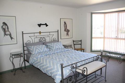 Maslin Beach House - Perths Hotel 10