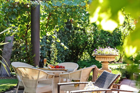 Adelaide Hills Retreats - Perths Hotel 10