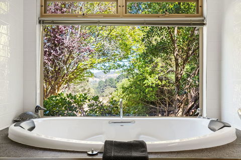 Adelaide Hills Retreats - Perths Hotel 13