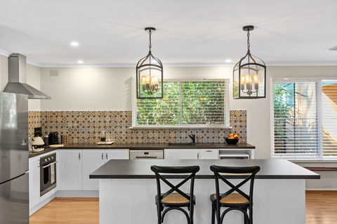 Adelaide Hills Retreats - Perths Hotel 23