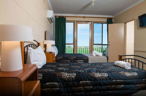 Tailem Bend Riverside Hotel - Perths Hotel 1