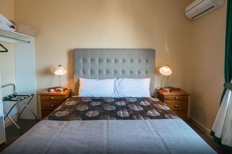 Tailem Bend Riverside Hotel - Perths Hotel 2