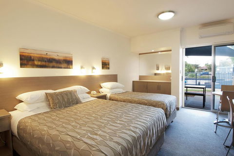Loxton Community Hotel Motel - Perths Hotel 16