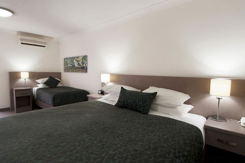 Loxton Community Hotel Motel - Perths Hotel 11
