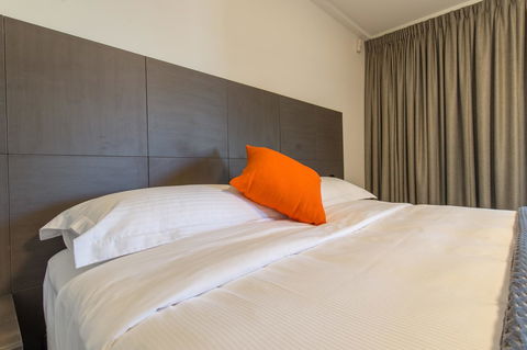 Mick O\'Sheas - Perths Hotel 30