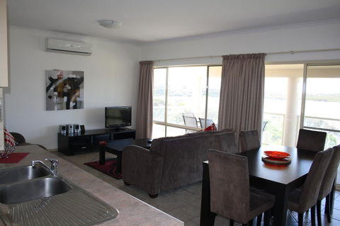 Lakeview Motel And Apartments - Perths Hotel 6
