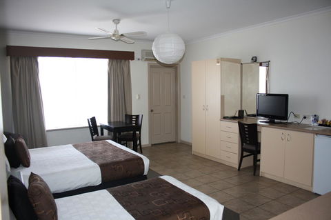 Lakeview Motel And Apartments - Perths Hotel 7