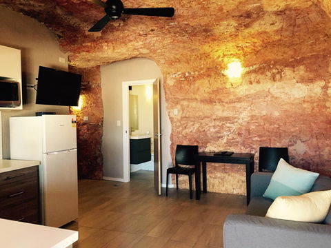 The Lookout Cave Underground Motel - Perths Hotel 17
