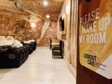 The Lookout Cave Underground Motel - Perths Hotel 4