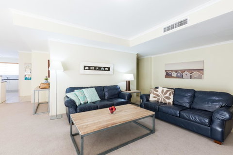 Ramada Resort By Wyndham Shoal Bay - Perths Hotel 41