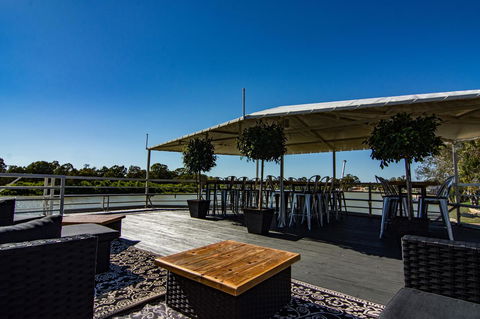Murray River Queen - Perths Hotel 24