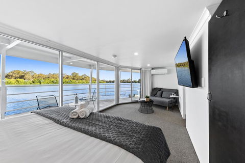 Murray River Queen - Perths Hotel 10