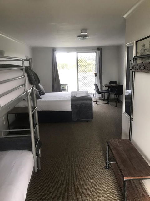 Murray River Queen - Perths Hotel 3