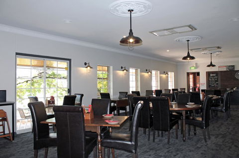 Breakfree Port Pirie - Perths Hotel 40