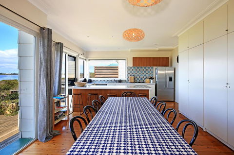 Culburra Beachhouse - Perths Hotel 18