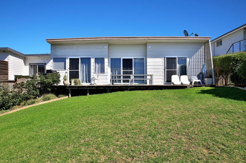 Culburra Beachhouse - Perths Hotel 11