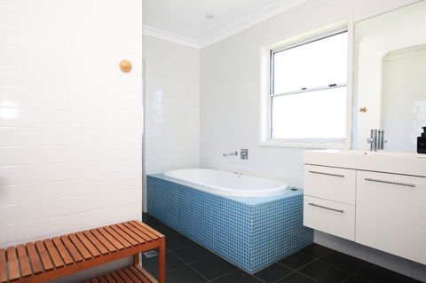 Culburra Beachhouse - Perths Hotel 23
