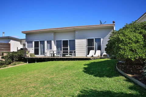 Culburra Beachhouse - Perths Hotel 9