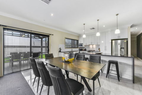 Accommodation On Lansell 2 - Perths Hotel 6
