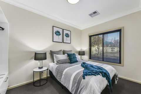 Accommodation On Lansell 2 - Perths Hotel 9