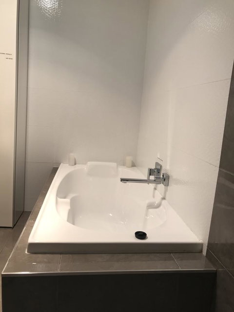 Lakeside - Perths Hotel 9