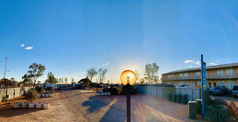 Opal Inn Hotel, Motel, Caravan Park - Perths Hotel 42