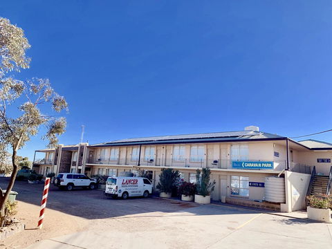 Opal Inn Hotel, Motel, Caravan Park - Perths Hotel 36